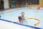 Vilniuje plaukti mokosi žinomi Lietuvoje žmonės kartu su savo atžalomis