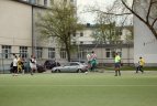 Futbolo mėgėjai surengė turnyrą, skirtą mokyklos stadiono išsaugojimui